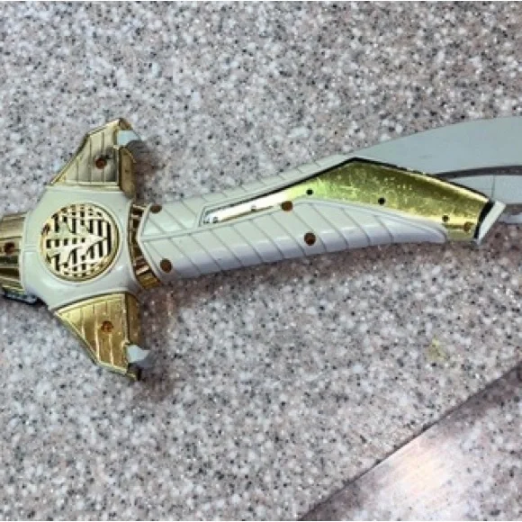 MMPR WHITE RANGER TIGER SWORD